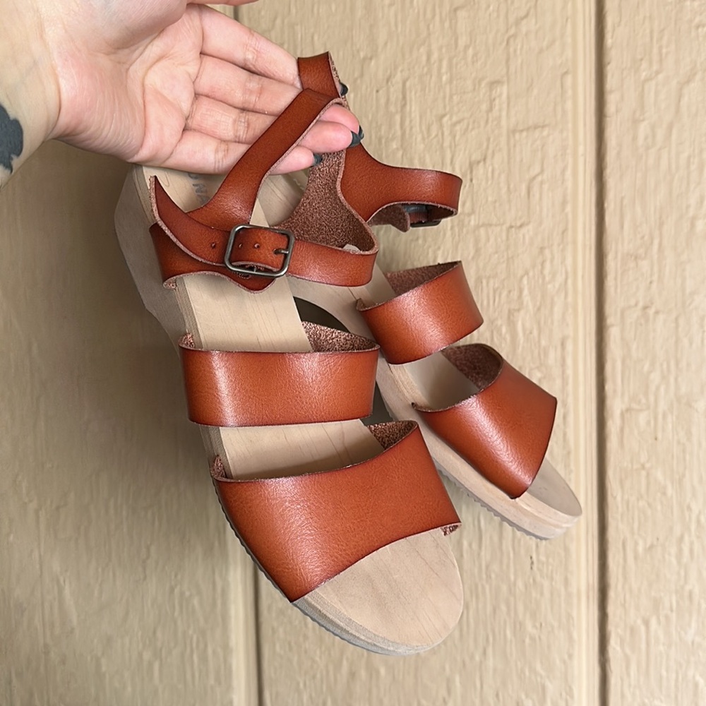 old navy block heeled sandals